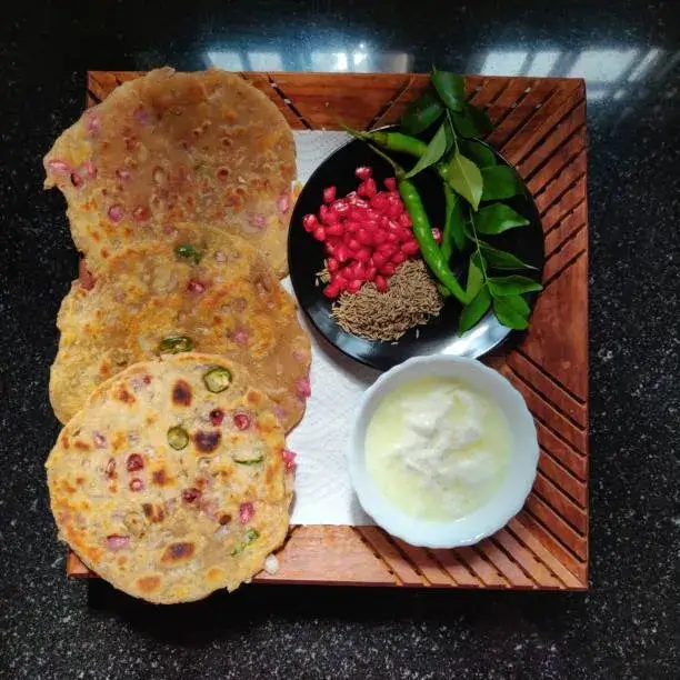 Methi Thepla with Cooling Curd